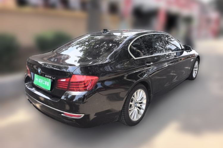 Used BMW 5 Series 2014 525Li Luxury Design Package Rear Right 45 Deg