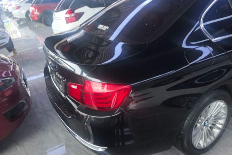 Used BMW 5 Series 2014 525Li Leading Model Rear Right 45 Deg