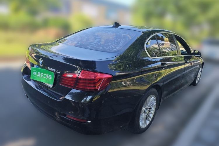 Used BMW 5 Series 2014 525Li Leading Model Rear Right 45 Deg