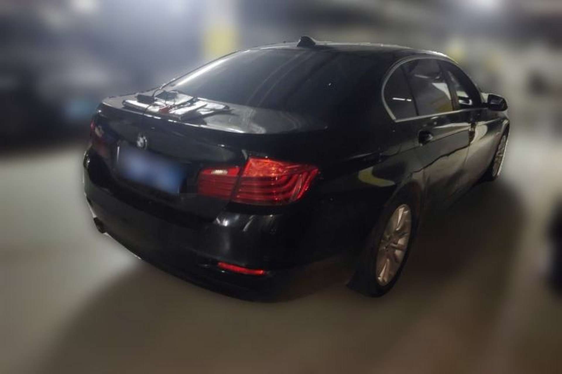 Used BMW 5 Series 2014 520Li Elegant Model Rear Right 45 Deg