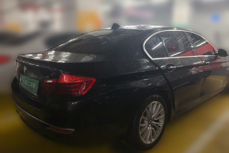 Used BMW 5 Series 2014 525Li Luxury Design Package Rear Right 45 Deg