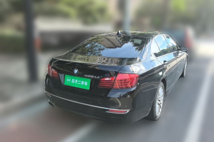 Used BMW 5 Series 2014 525Li Luxury Design Package Rear Right 45 Deg