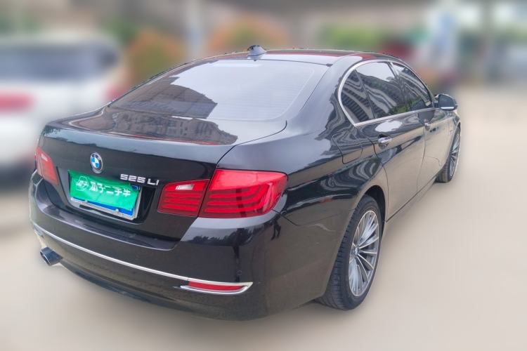 Used BMW 5 Series 2014 525Li Luxury Design Package Rear Right 45 Deg