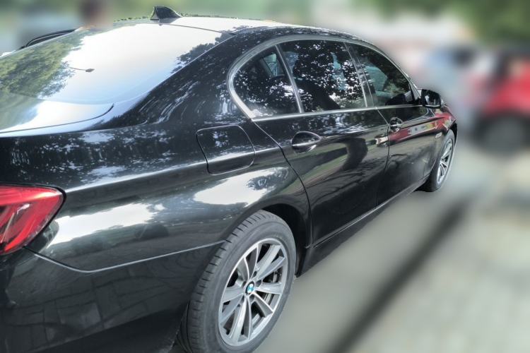 Used BMW 5 Series 2014 520Li Elegant Model Rear Right 45 Deg