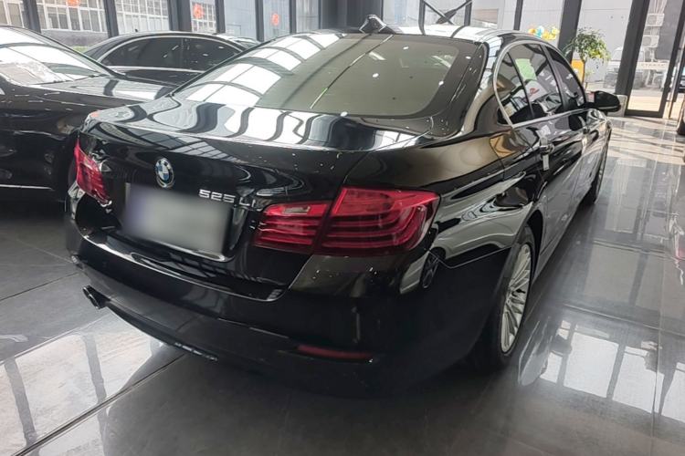 Used BMW 5 Series 2014 525Li Leading Model Rear Right 45 Deg