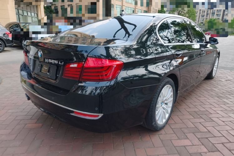 Used BMW 5 Series 2014 525Li Luxury Design Package Rear Right 45 Deg