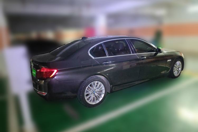 Used BMW 5 Series 2014 525Li Luxury Design Package Rear Right 45 Deg