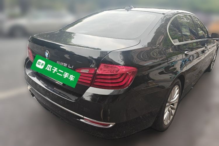 Used BMW 5 Series 2014 525Li Luxury Design Package Rear Right 45 Deg
