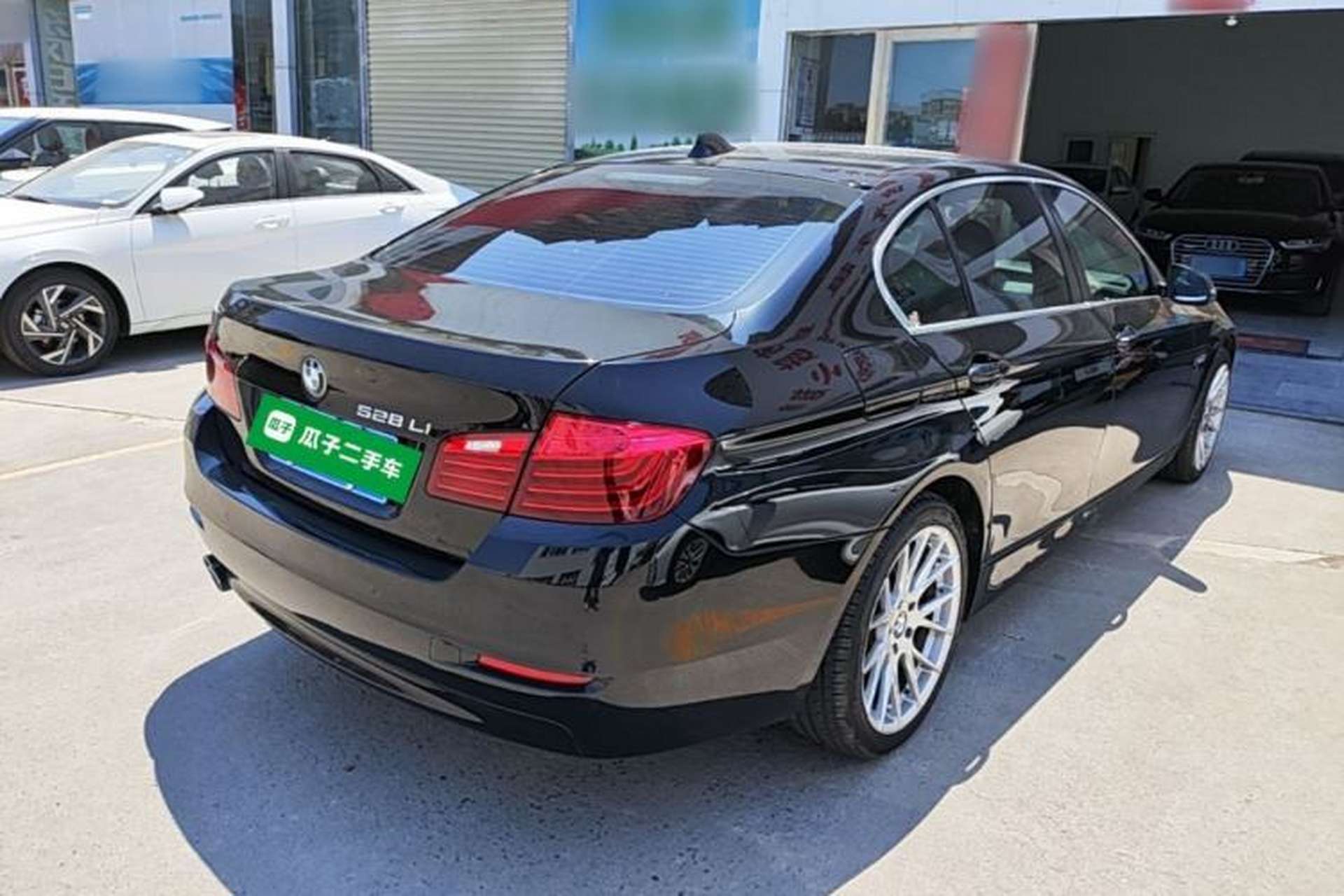 Used BMW 5 Series 2014 520Li Elegant Model Rear Right 45 Deg