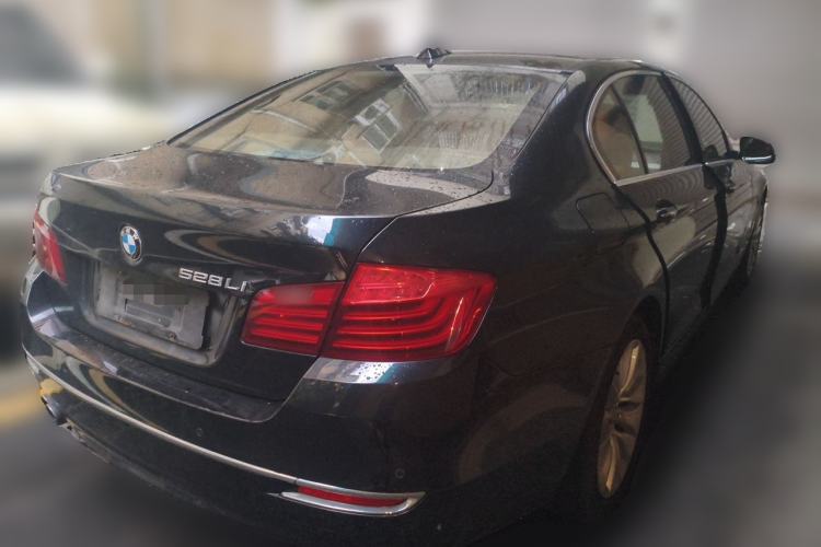 Used BMW 5 Series 2014 525Li Luxury Design Package Rear Right 45 Deg