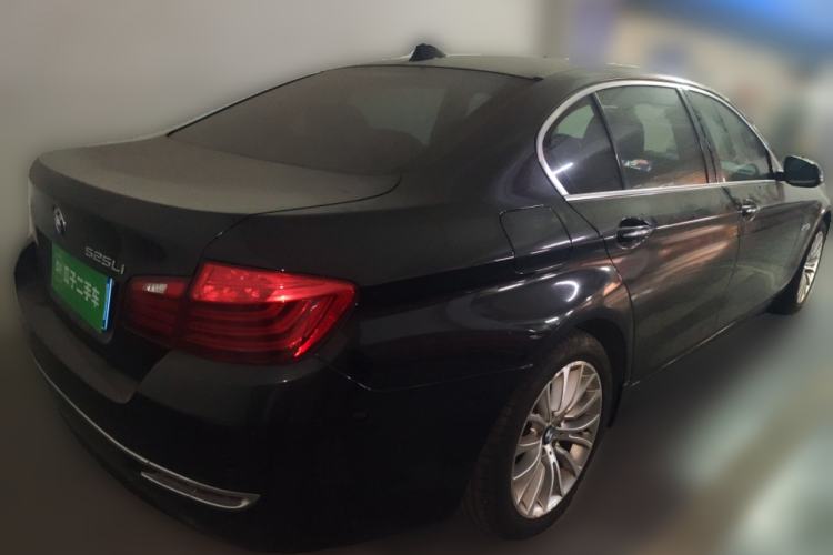 Used BMW 5 Series 2014 525Li Luxury Design Package Rear Right 45 Deg