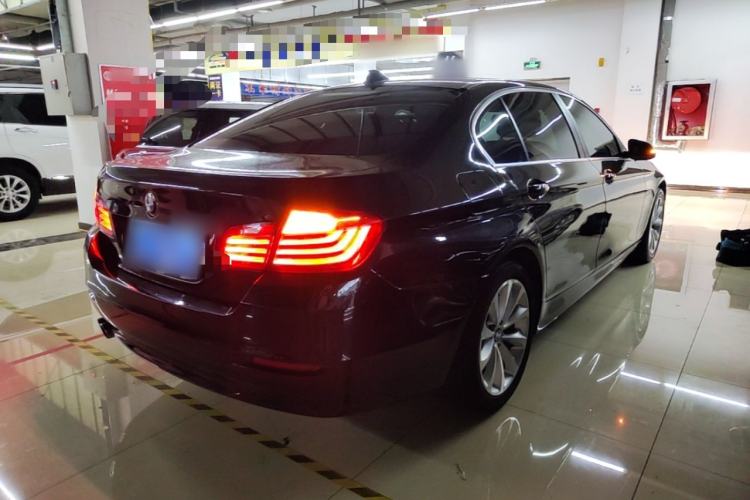 Used BMW 5 Series 2014 528Li Leading Model Rear Right 45 Deg