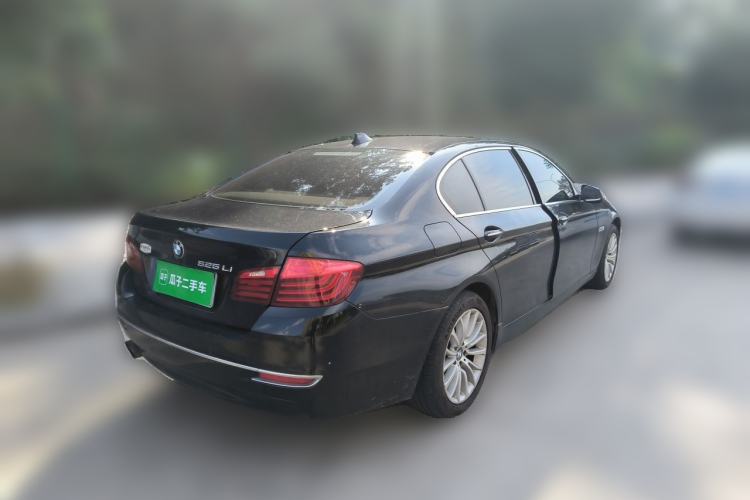 Used BMW 5 Series 2014 525Li Luxury Design Package Rear Right 45 Deg