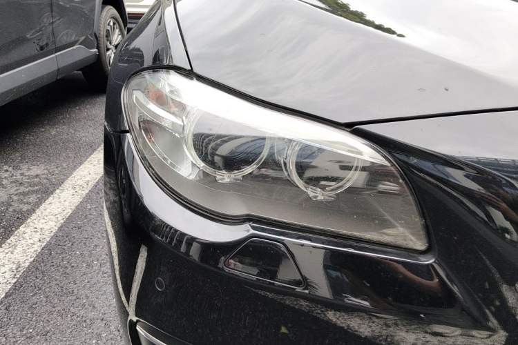 Used BMW 5 Series 2014 525Li Luxury Design Package Right Front Headlight
