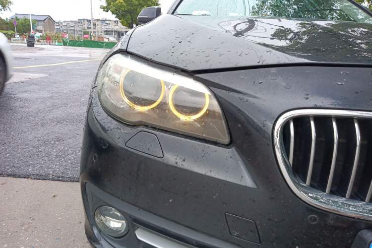 Used BMW 5 Series 2014 525Li Leading Model Right Front Headlight