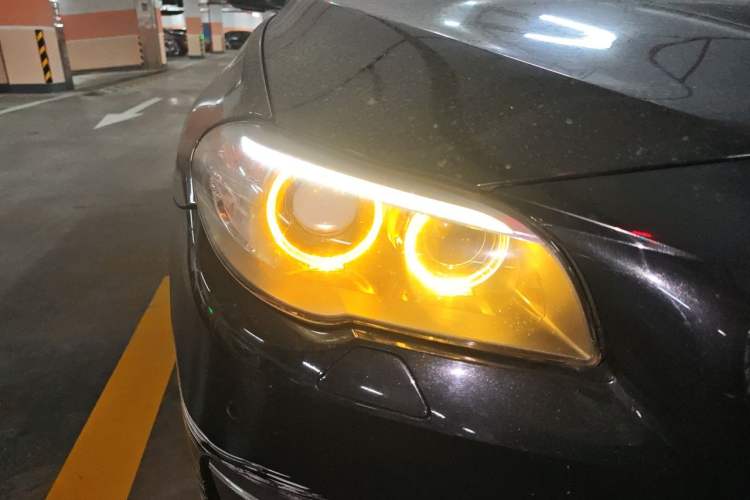 Used BMW 5 Series 2014 520Li Elegant Model Right Front Headlight