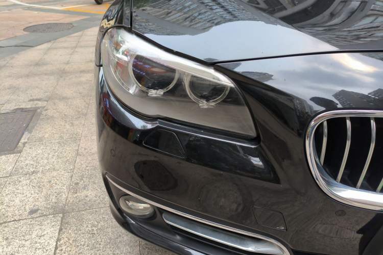 Used BMW 5 Series 2014 525Li Luxury Design Package Right Front Headlight