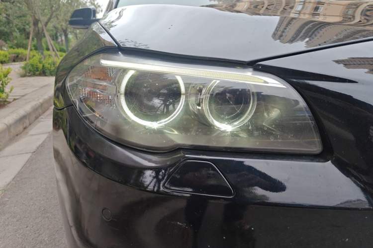 Used BMW 5 Series 2014 520Li Elegant Model Right Front Headlight