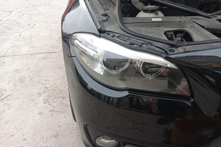 Used BMW 5 Series 2014 528Li xDrive Premium Edition Right Front Headlight