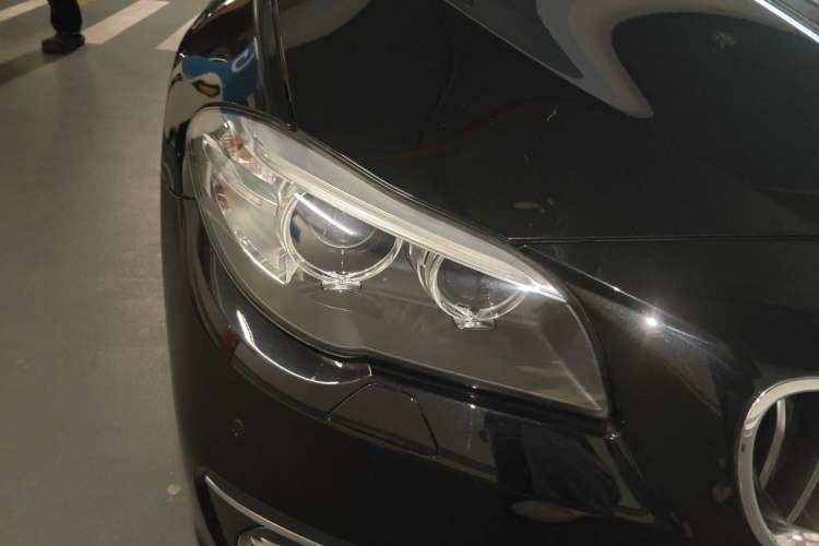 Used BMW 5 Series 2014 525Li Luxury Design Package Right Front Headlight