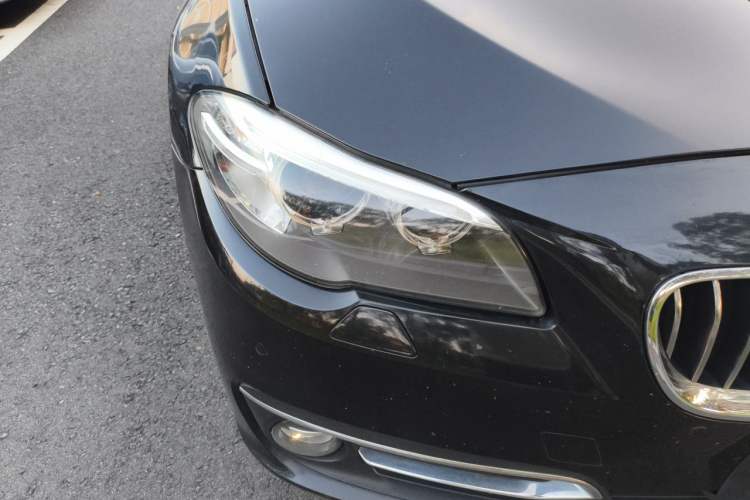 Used BMW 5 Series 2014 525Li Luxury Design Package Right Front Headlight