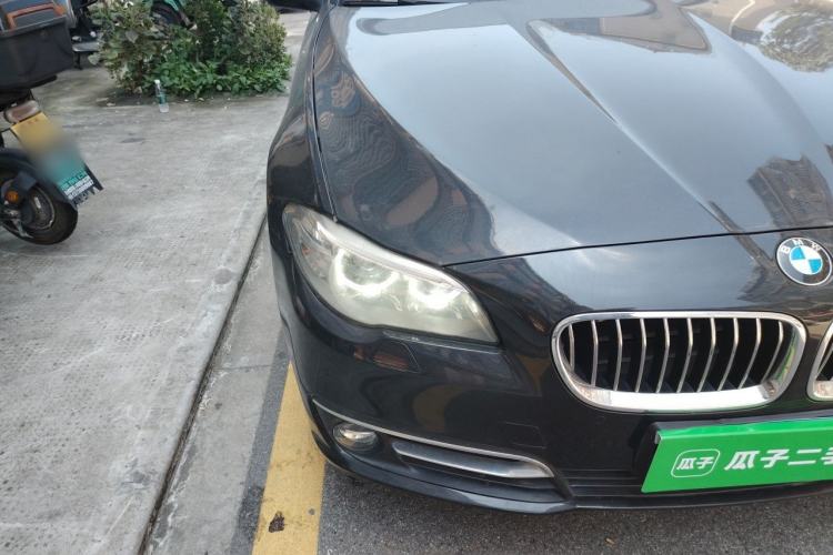 Used BMW 5 Series 2014 525Li Luxury Design Package Right Front Headlight