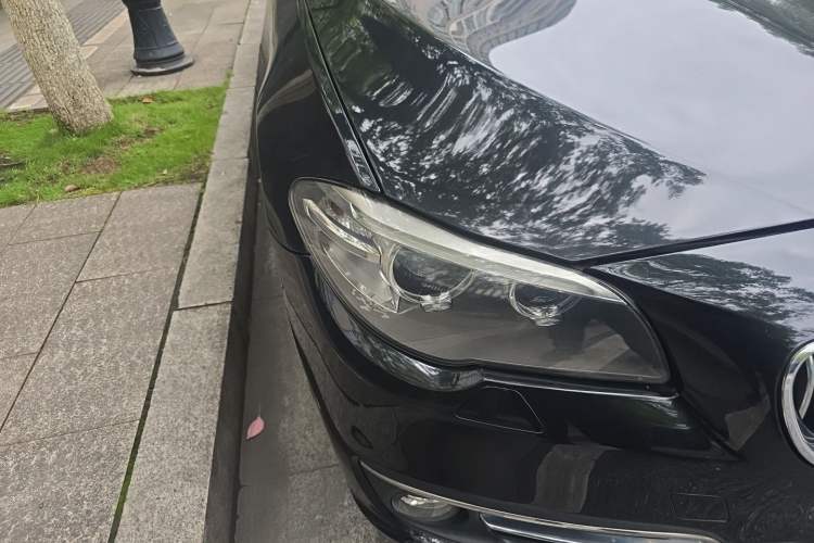 Used BMW 5 Series 2014 525Li Luxury Design Package Right Front Headlight