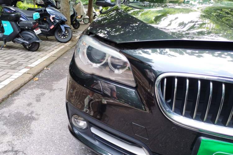 Used BMW 5 Series 2014 525Li Leading Model Right Front Headlight