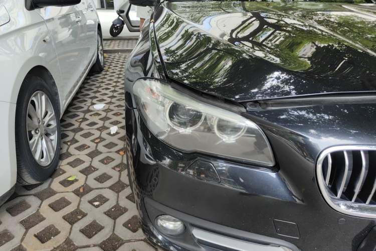 Used BMW 5 Series 2014 525Li Leading Model Right Front Headlight