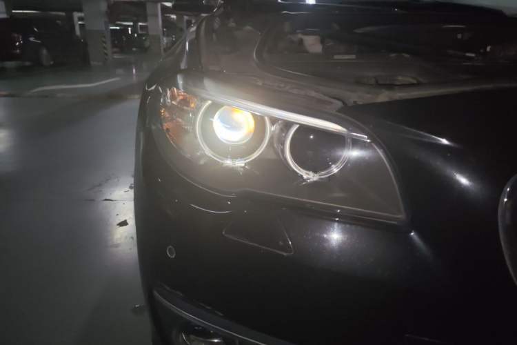 Used BMW 5 Series 2014 525Li Luxury Design Package Right Front Headlight