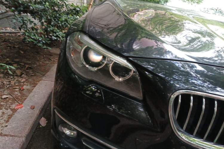 Used BMW 5 Series 2014 525Li Luxury Design Package Right Front Headlight