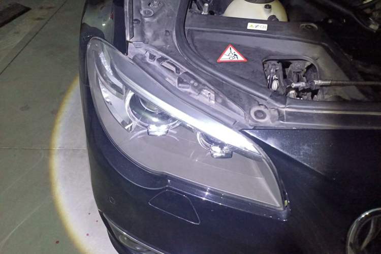 Used BMW 5 Series 2014 525Li Luxury Design Package Right Front Headlight