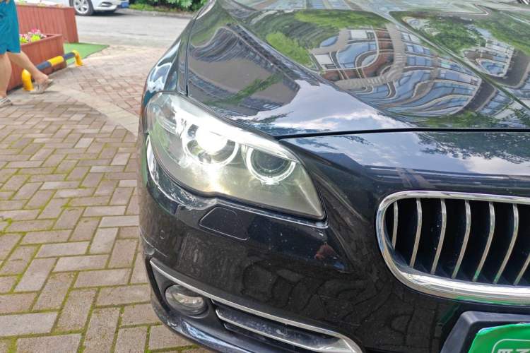 Used BMW 5 Series 2014 530Li Luxury Design Package Right Front Headlight