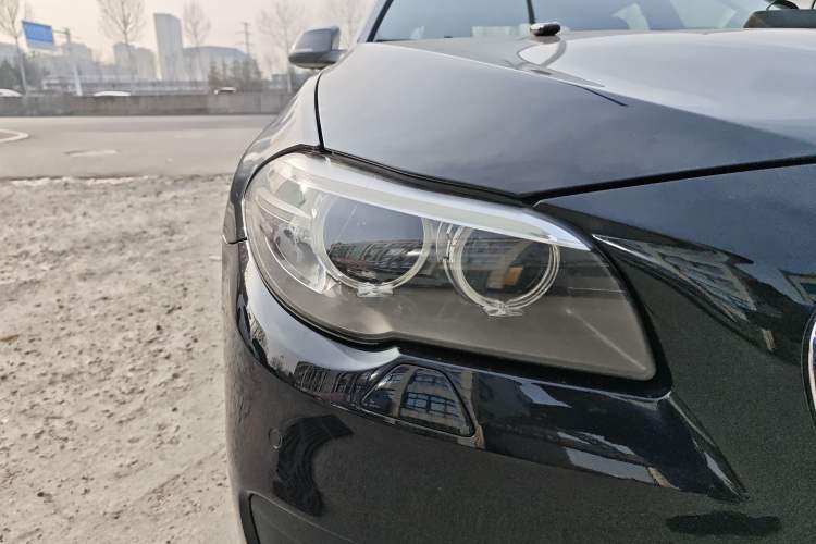 Used BMW 5 Series 2014 528Li xDrive Premium Edition Right Front Headlight