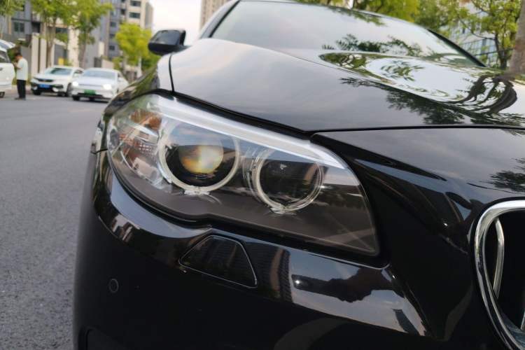 Used BMW 5 Series 2014 525Li Leading Model Right Front Headlight