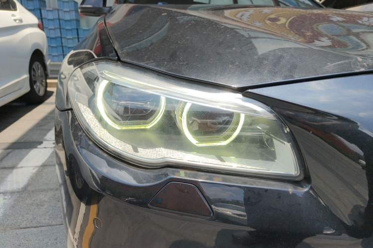 Used BMW 5 Series 2014 528Li xDrive Premium Edition Right Front Headlight