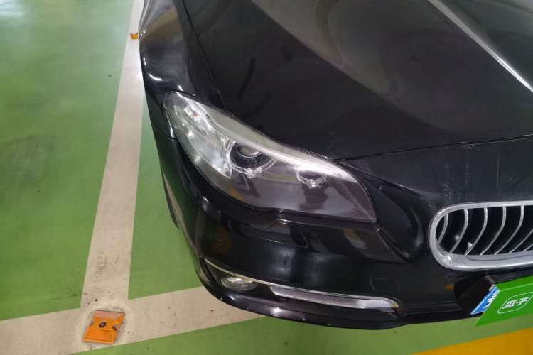 Used BMW 5 Series 2014 525Li Luxury Design Package Right Front Headlight
