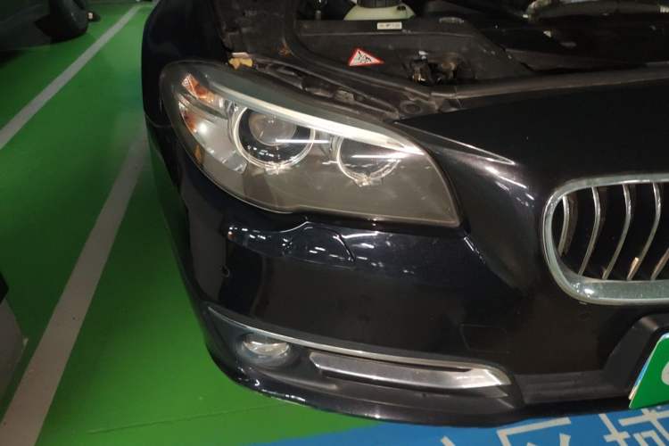 Used BMW 5 Series 2014 525Li Luxury Design Package Right Front Headlight