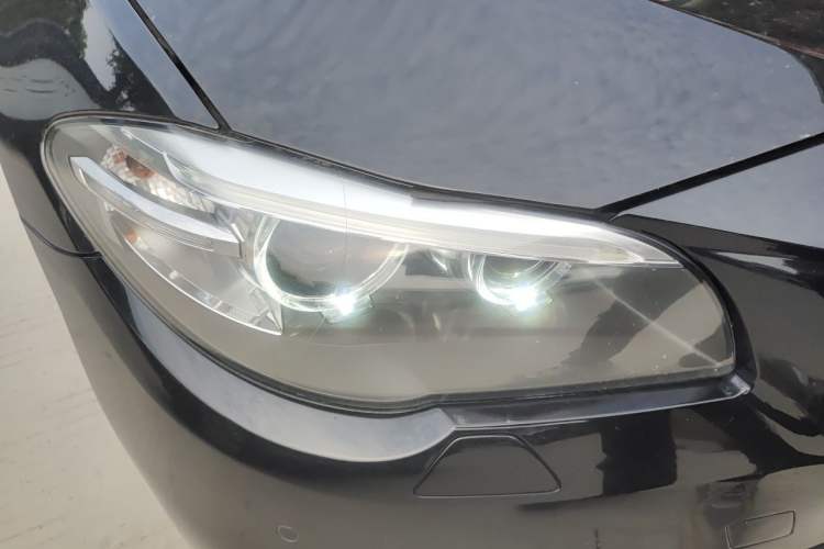 Used BMW 5 Series 2014 525Li Leading Model Right Front Headlight