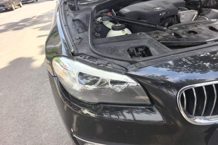 Used BMW 5 Series 2014 525Li Luxury Design Package Right Front Headlight
