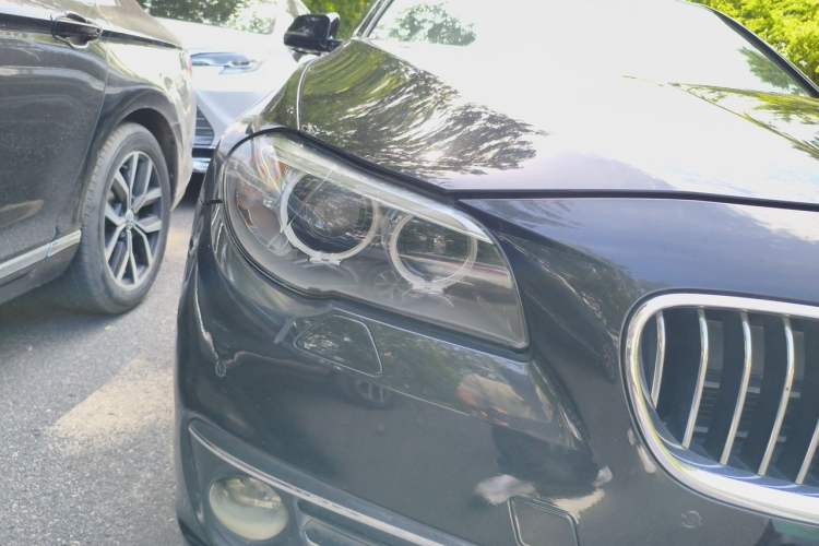 Used BMW 5 Series 2014 525Li Luxury Design Package Right Front Headlight