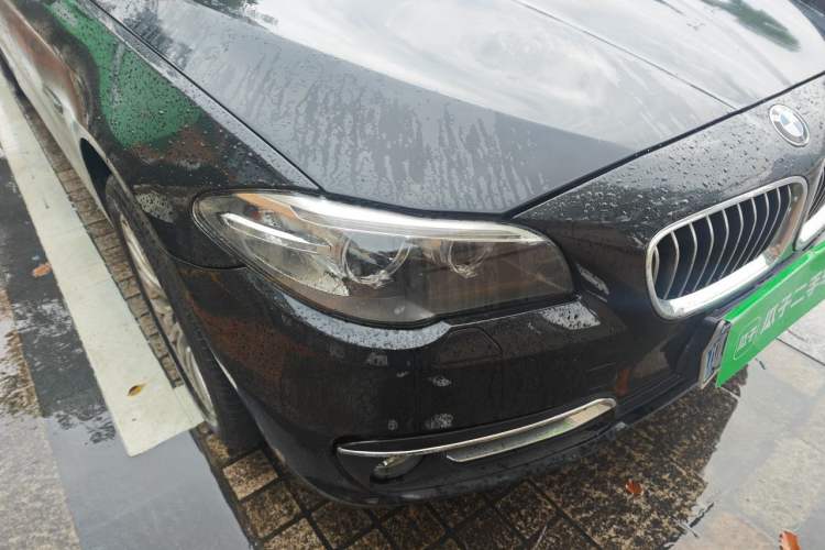 Used BMW 5 Series 2014 525Li Luxury Design Package Right Front Headlight