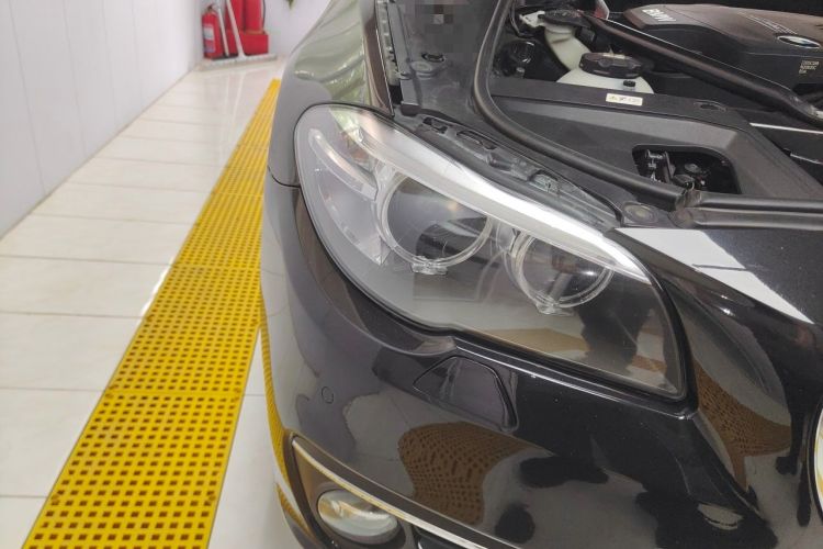 Used BMW 5 Series 2014 525Li Luxury Design Package Right Front Headlight