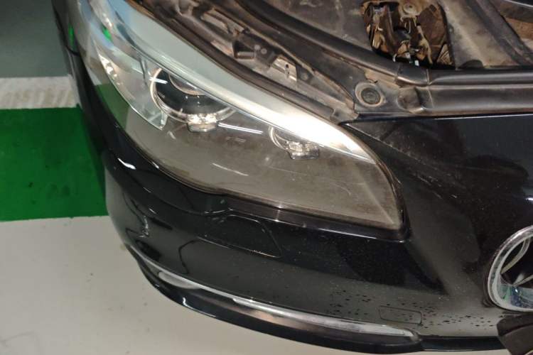 Used BMW 5 Series 2014 525Li Luxury Design Package Right Front Headlight