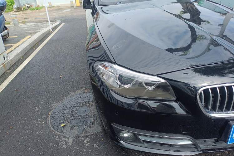 Used BMW 5 Series 2014 525Li Luxury Design Package Right Front Headlight