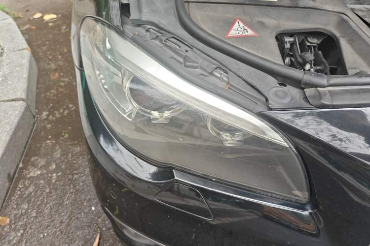 Used BMW 5 Series 2014 525Li Luxury Design Package Right Front Headlight
