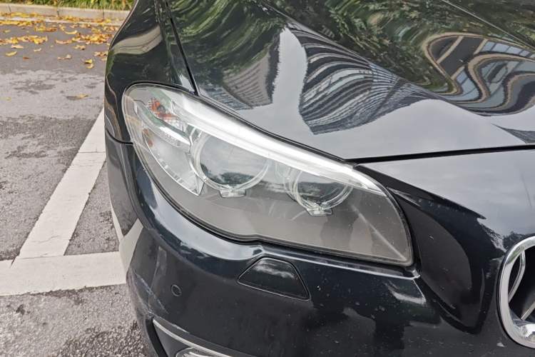 Used BMW 5 Series 2014 525Li Luxury Design Package Right Front Headlight