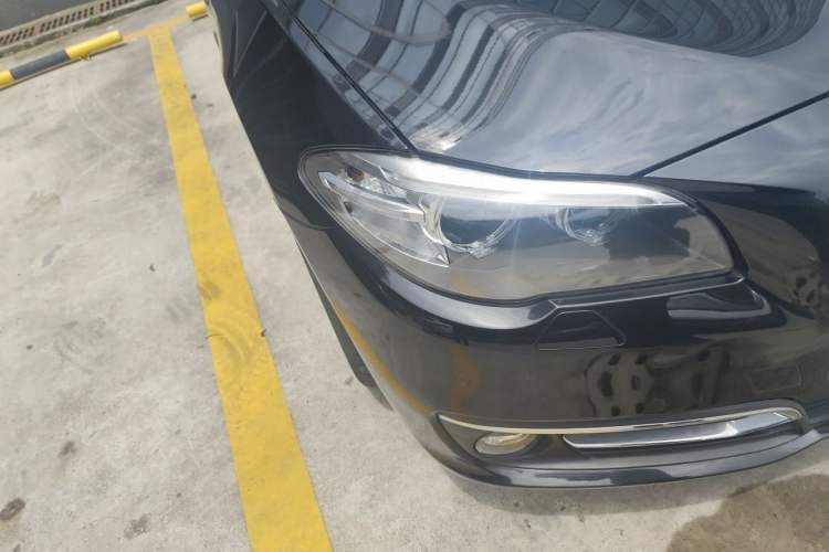 Used BMW 5 Series 2014 525Li Luxury Design Package Right Front Headlight