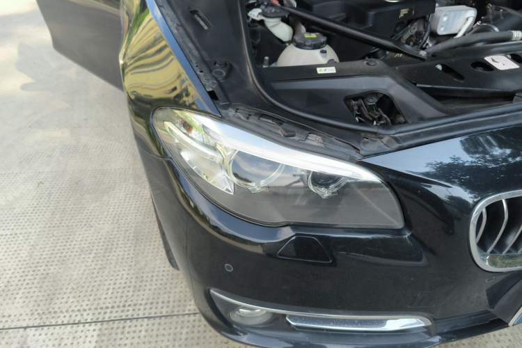 Used BMW 5 Series 2014 525Li Luxury Design Package Right Front Headlight