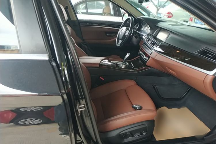 Used BMW 5 Series 2014 535Li Leading Model Right Front Seat
